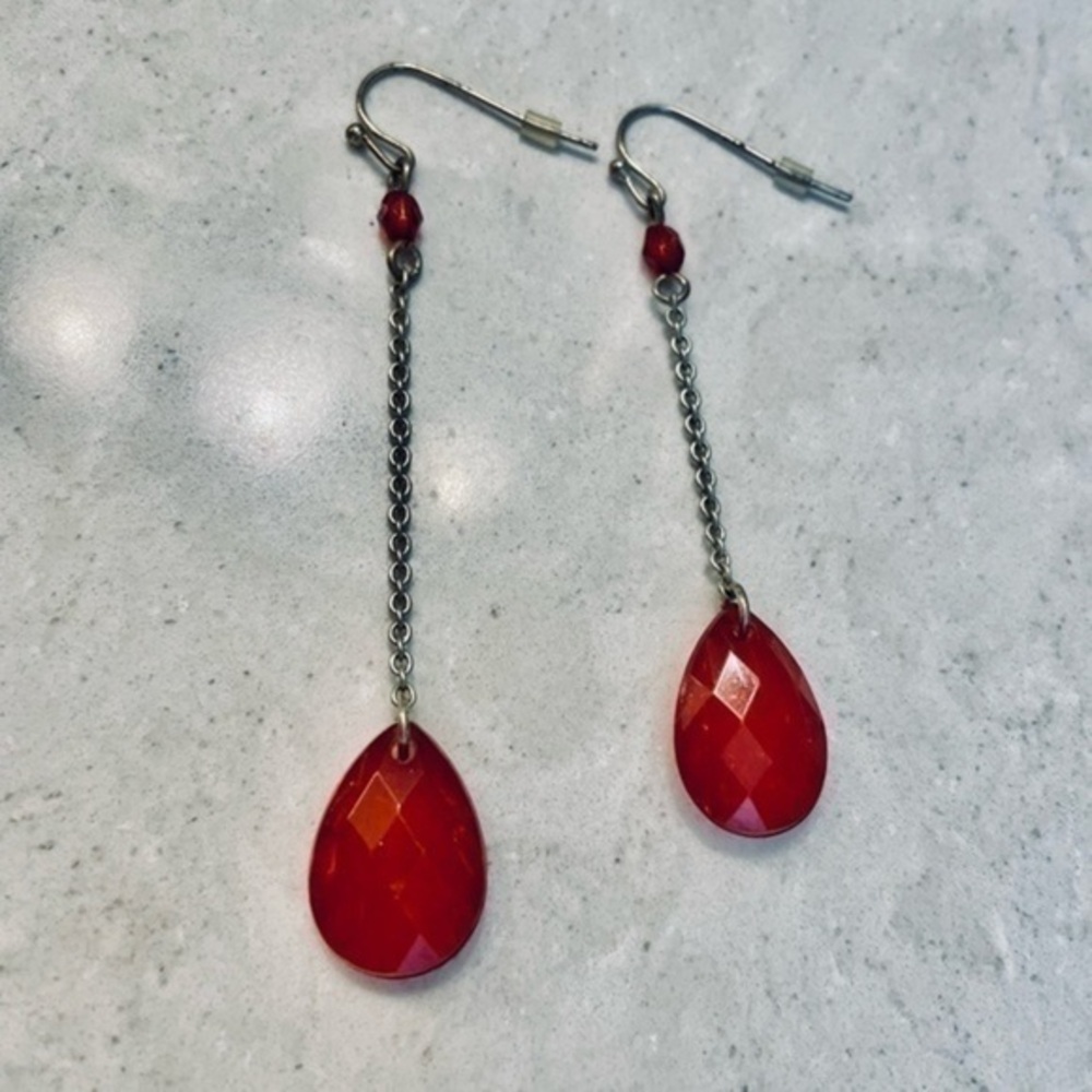 Teardrop Dangle Earring With Fishhook Backing